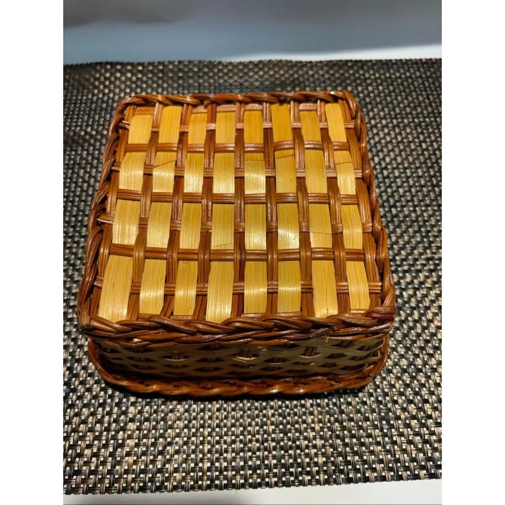 Small square basket